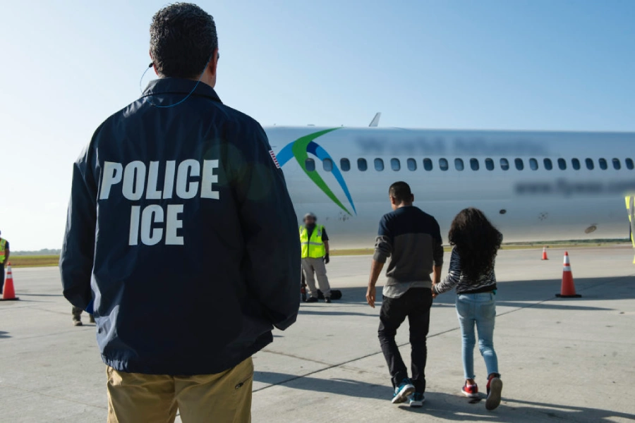ICE warrant vs immigration hold