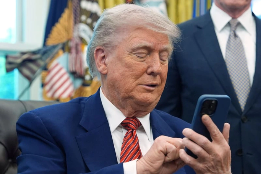 Trump Mobile phone fake made in USA