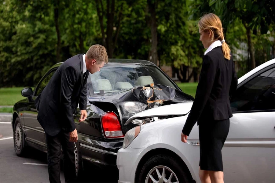 What does an auto accident attorney do