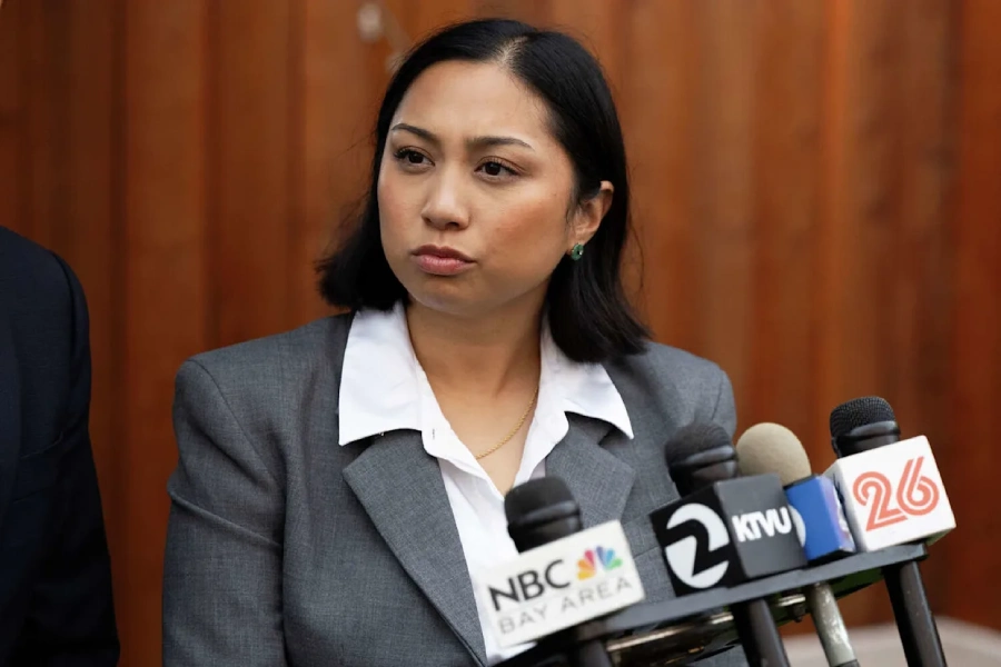 Beya Alcaraz resigns